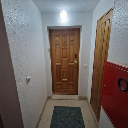 Charming Beachside Apartment- The Perfect Getaway! Апартаменти