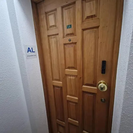 Charming Beachside Apartment- The Perfect Getaway! Албуфейра