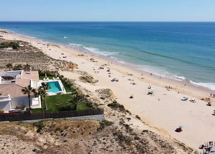 Apartment Charming Beachside Apartment- The Perfect Getaway! Albufeira