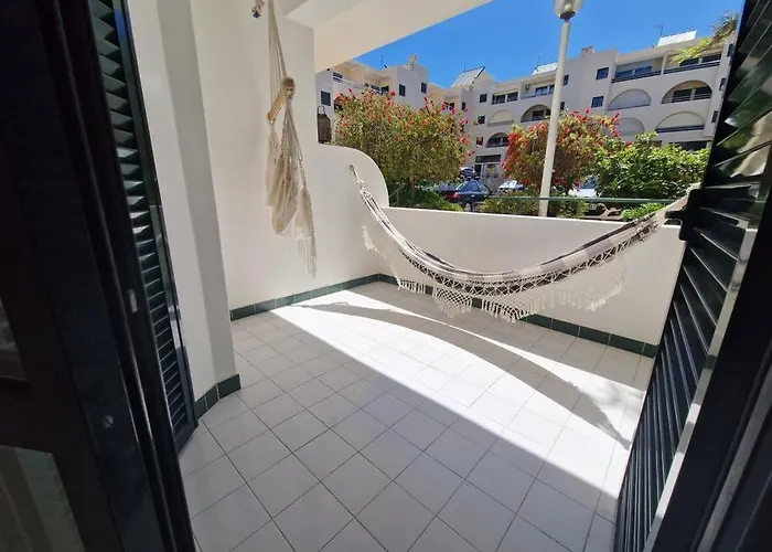 Charming Beachside Apartment- The Perfect Getaway! Apartment Albufeira
