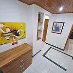 Charming Beachside Apartment- The Perfect Getaway! شقة *